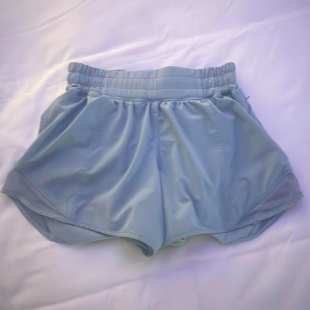 Lululemon Hotty Hot Low-Rise Line Short 2.5"